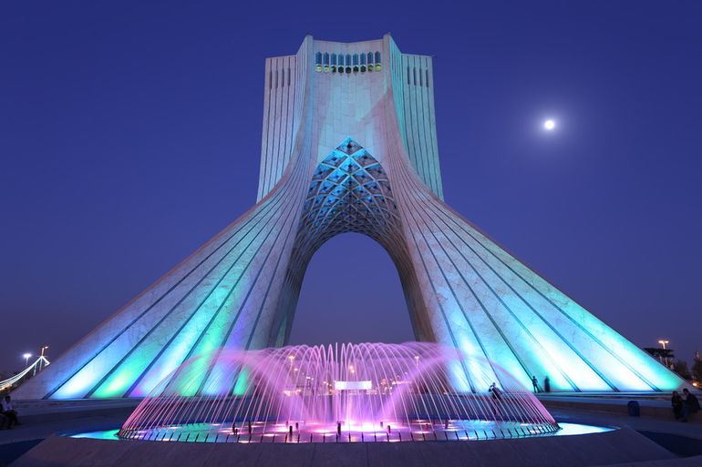 برج آزادی در تهران